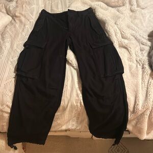 Aritzia TNA cargo pants, colour black, size 0, slight wear